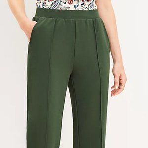 Petite Pintucked Fluid Taper Pants | Green | Medium Petite